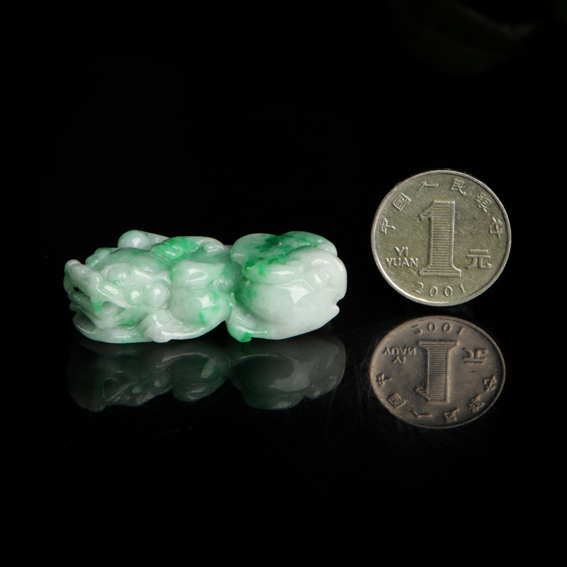 豆种飘翠翡翠貔貅吊坠-红掌柜