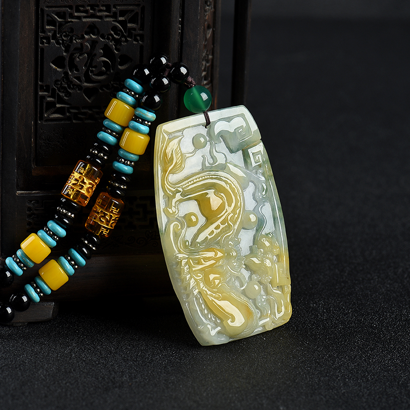 俏色翡翠辰龙吊坠-红掌柜