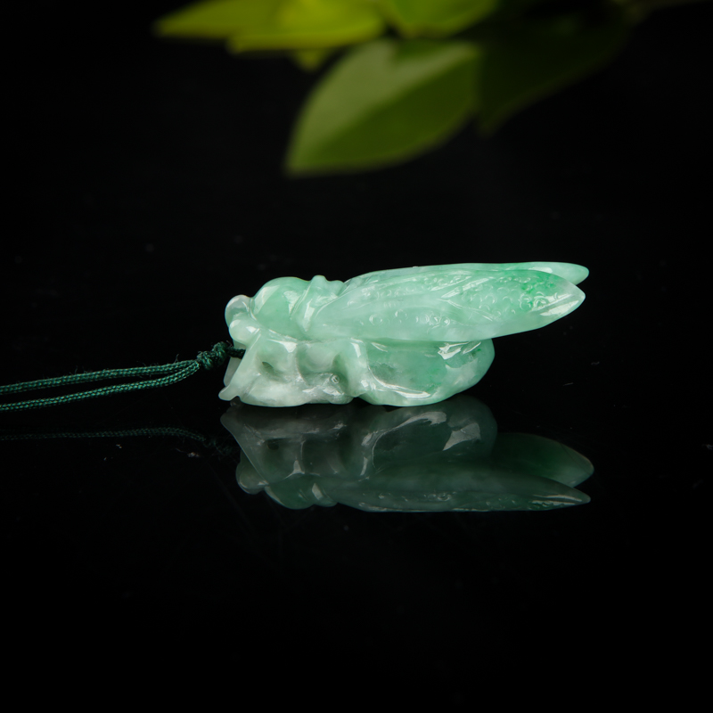 翡翠一鸣惊人吊坠-红掌柜