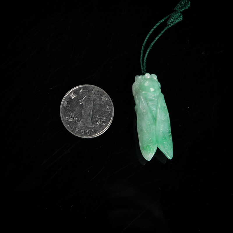 天然翡翠一鸣惊人吊坠-红掌柜