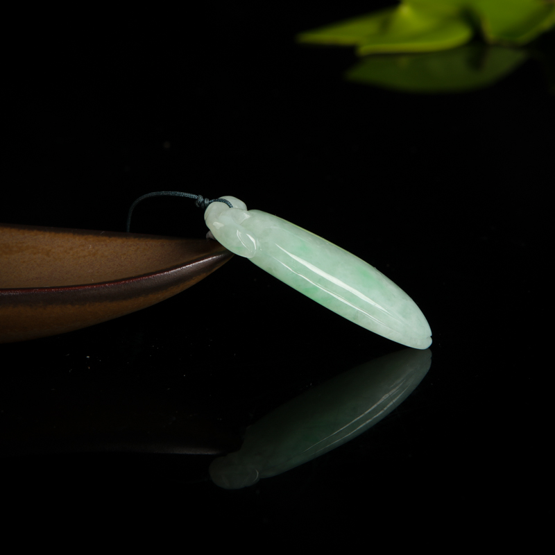 天然豆种浅绿翡翠福瓜吊坠-红掌柜