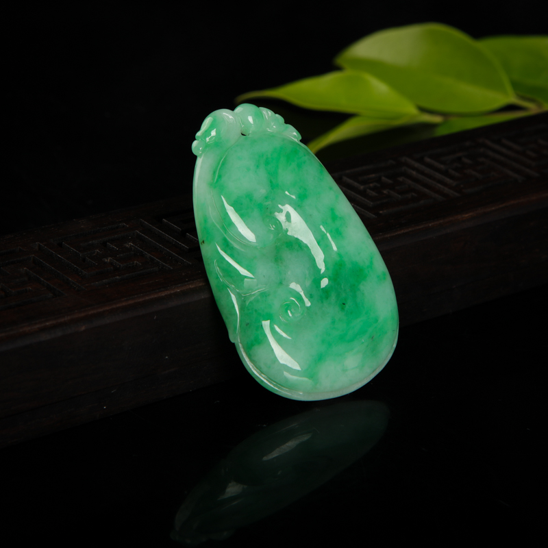 飘翠翡翠如意吊坠-红掌柜