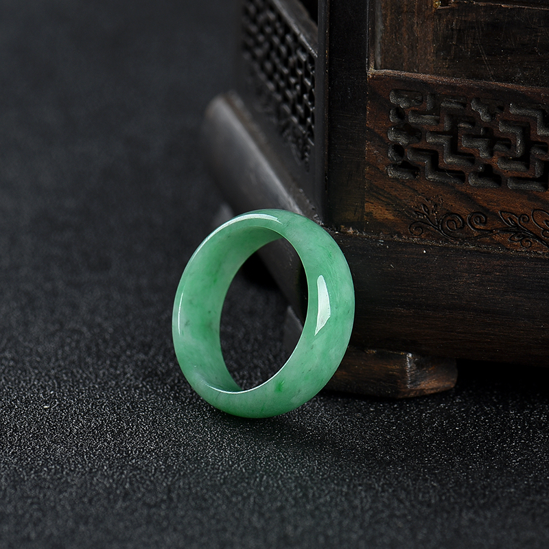 豆种翡翠戒指-红掌柜