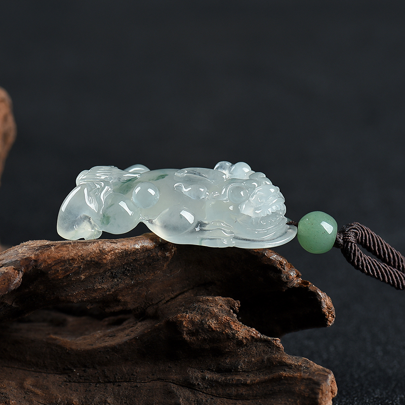 糯冰种飘花翡翠貔貅吊坠-红掌柜