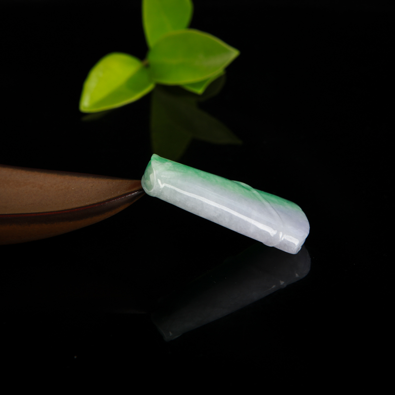 豆种翡翠吊坠-红掌柜