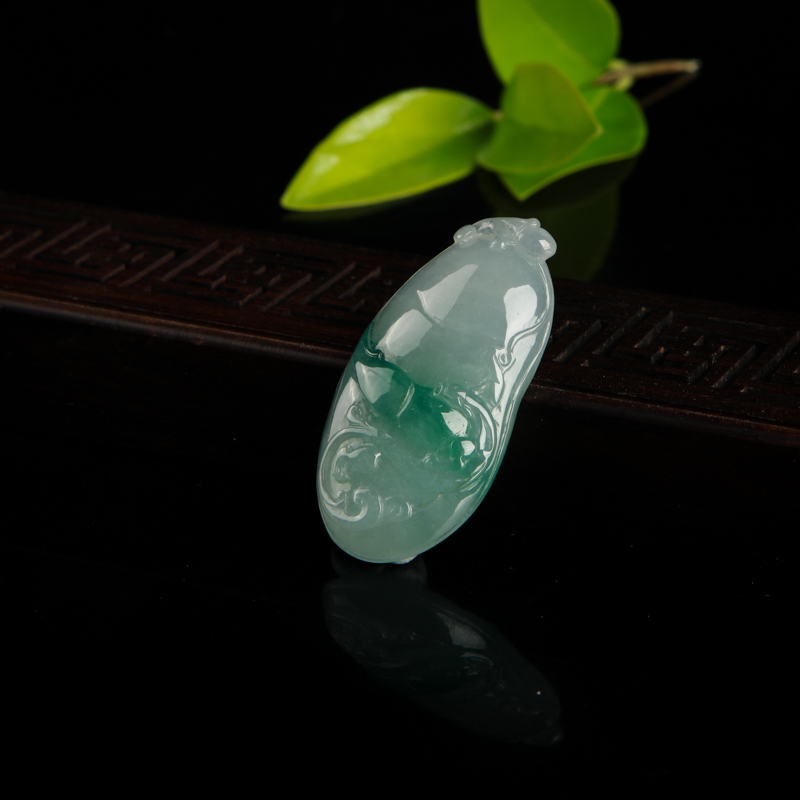 飘花翡翠仿古龙吊坠-红掌柜