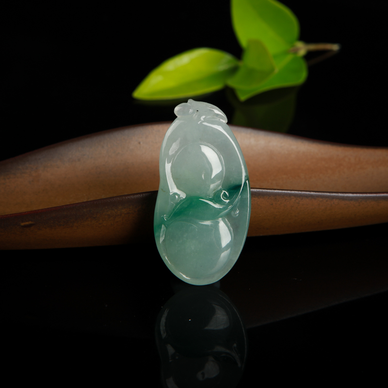 翡翠仿古龙吊坠-红掌柜