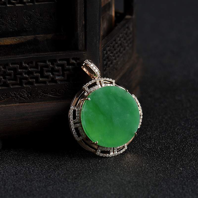 糯种翠绿翡翠无事牌吊坠-红掌柜