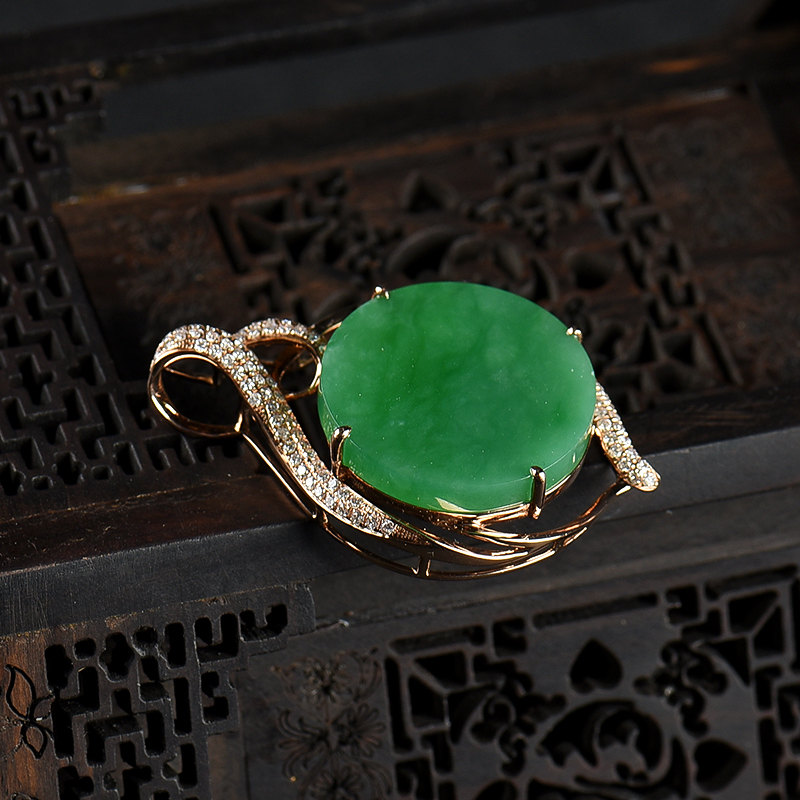 翡翠无事牌吊坠-红掌柜