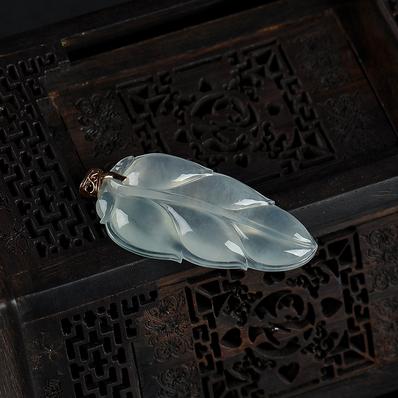 天然翡翠金枝玉叶吊坠-红掌柜