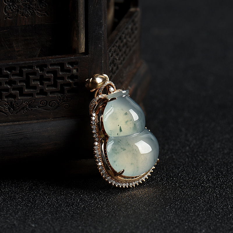 糯冰种飘花翡翠葫芦吊坠-红掌柜