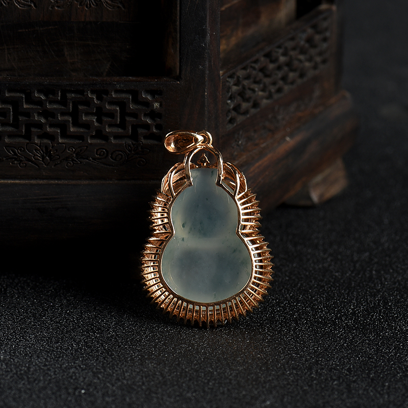 翡翠葫芦吊坠-红掌柜