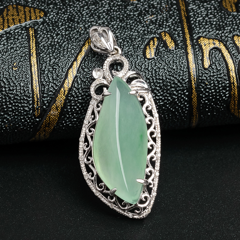 18K镶钻冰种晴水翡翠随形吊坠-红掌柜珠宝