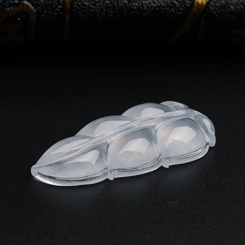 飘阳绿翡翠吊坠-红掌柜