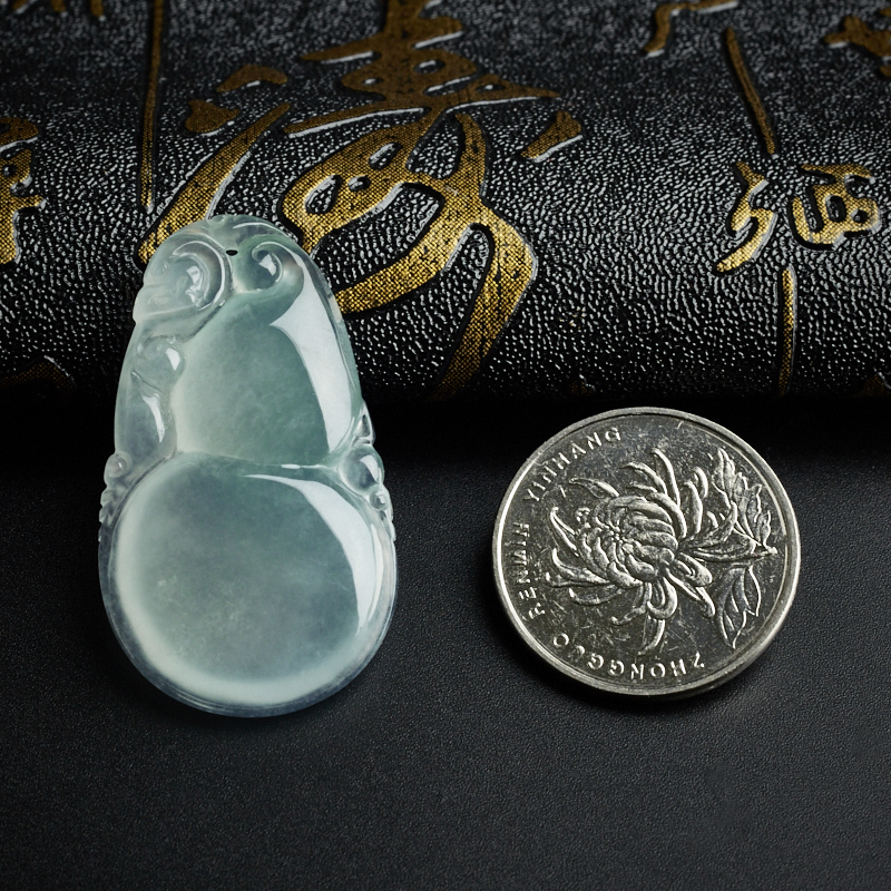 冰糯种淡绿翡翠吊坠-红掌柜