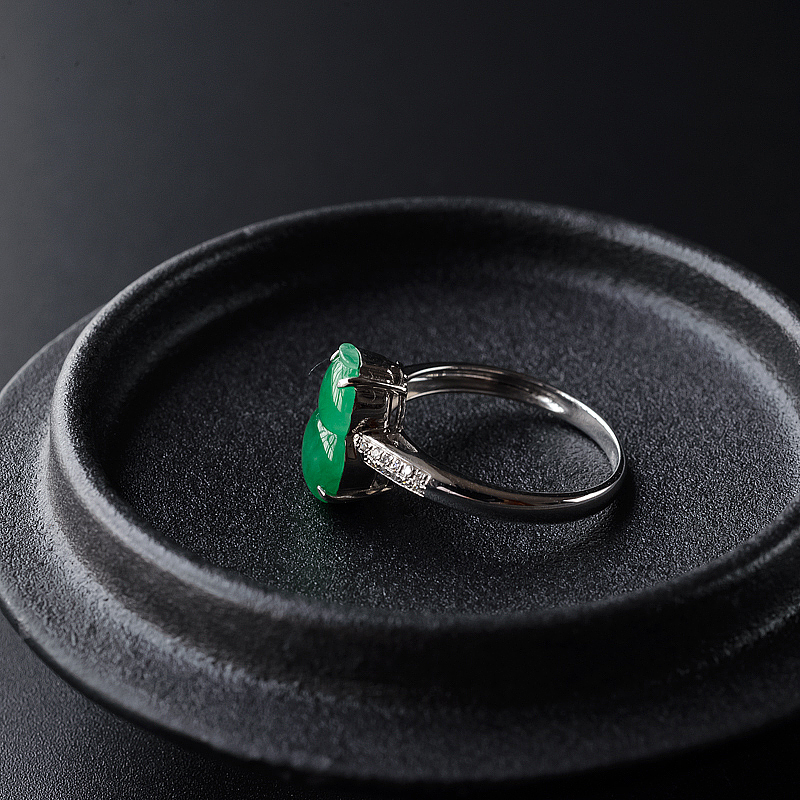 翡翠葫芦戒指-红掌柜