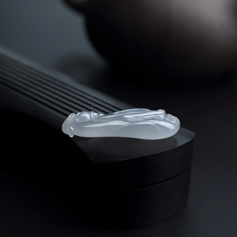 翡翠瑞兽吊坠 - 红掌柜