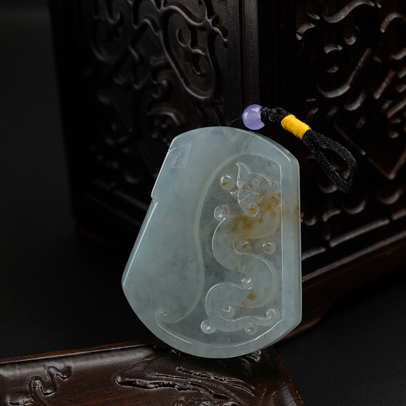 糯种浅绿飘黄翡翡翠古龙吊坠-红掌柜