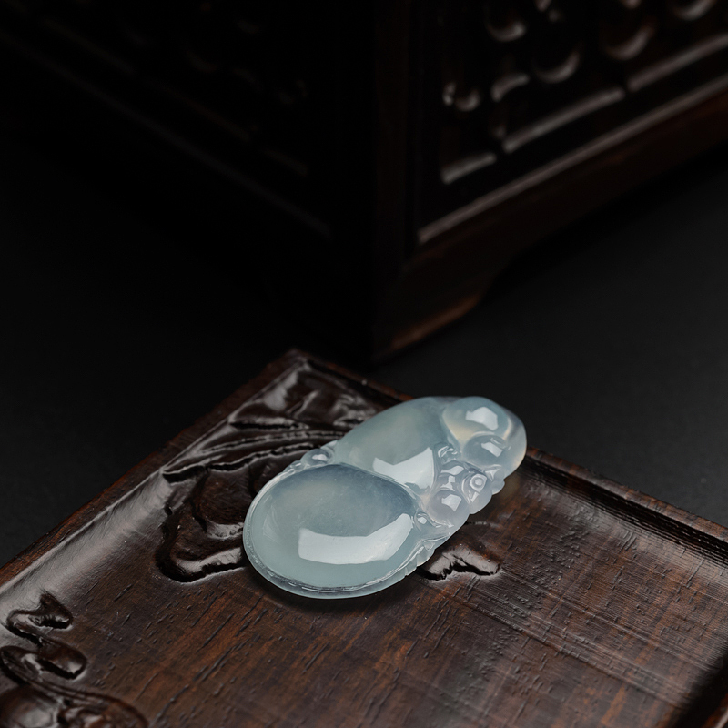 缅甸天然冰糯种浅绿翡翠吊坠-红掌柜