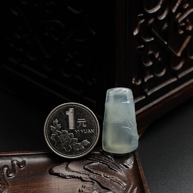 冰糯种浅绿翡翠竹节吊坠-红掌柜