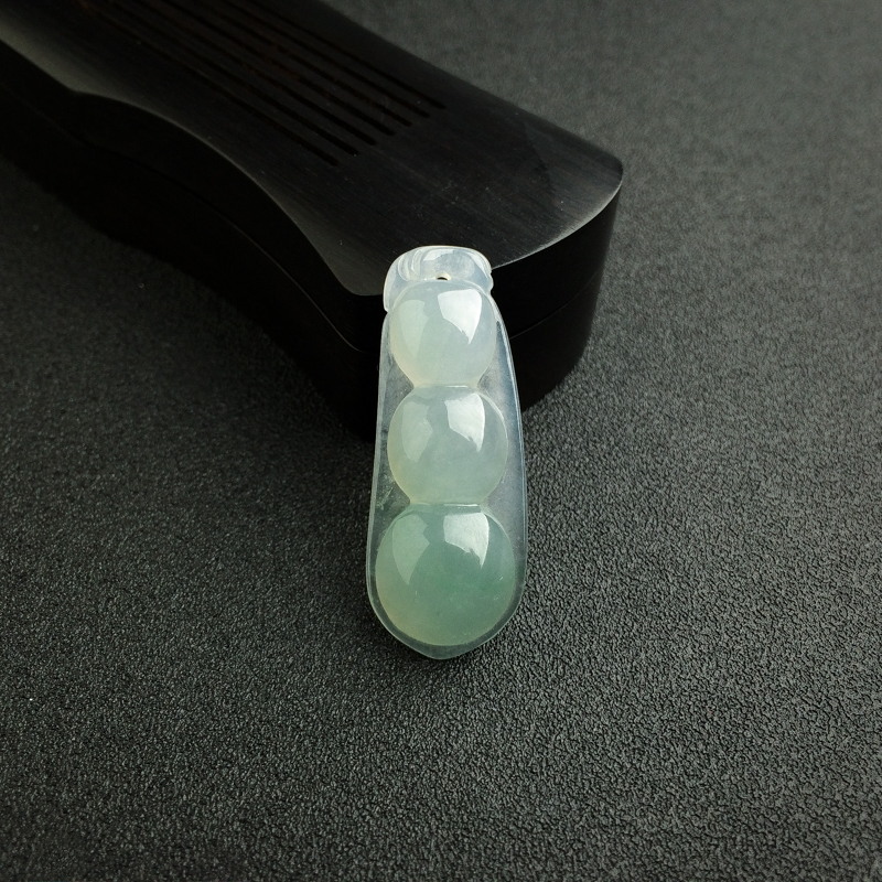 缅甸天然糯种淡绿翡翠福豆吊坠 - 红掌柜