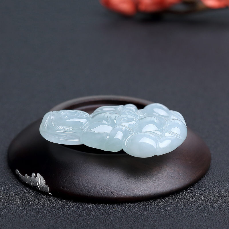 缅甸天然糯种浅绿翡翠吊坠-红掌柜