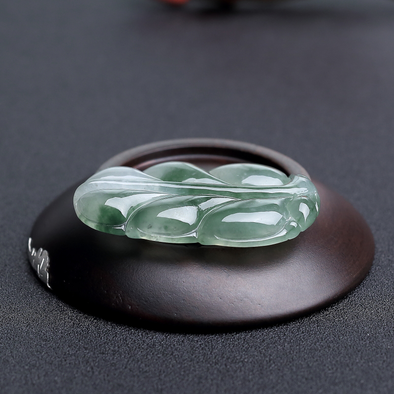 缅甸天然糯冰种翡翠叶子吊坠-红掌柜