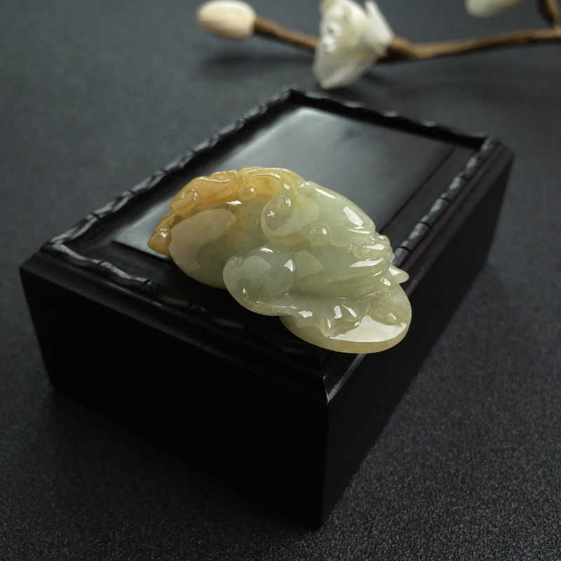 天然糯种俏色翡翠三足金蟾吊坠-红掌柜