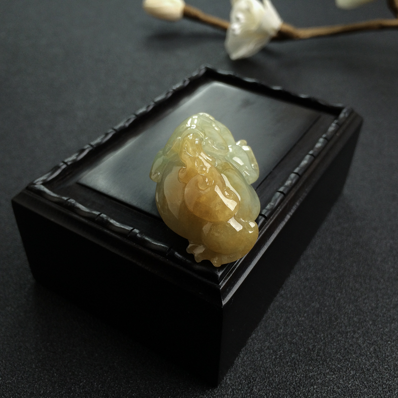 缅甸天然俏色翡翠三足金蟾吊坠-红掌柜