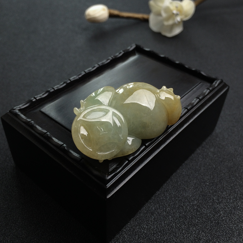 缅甸天然糯种俏色翡翠吊坠-红掌柜