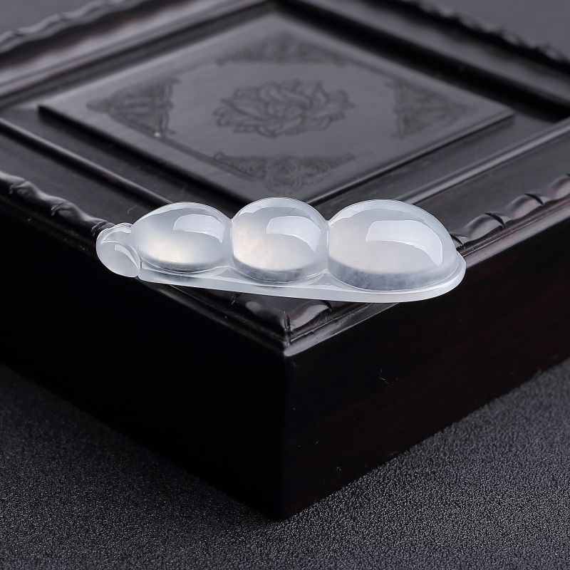 天然翡翠福豆吊坠-红掌柜