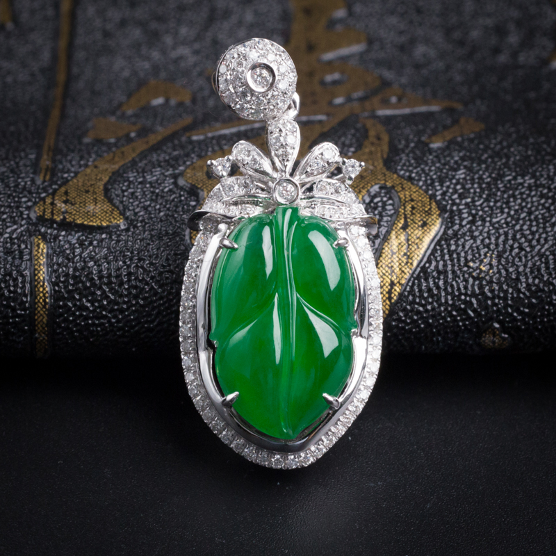 18K镶钻糯冰种翠色翡翠树叶吊坠-红掌柜