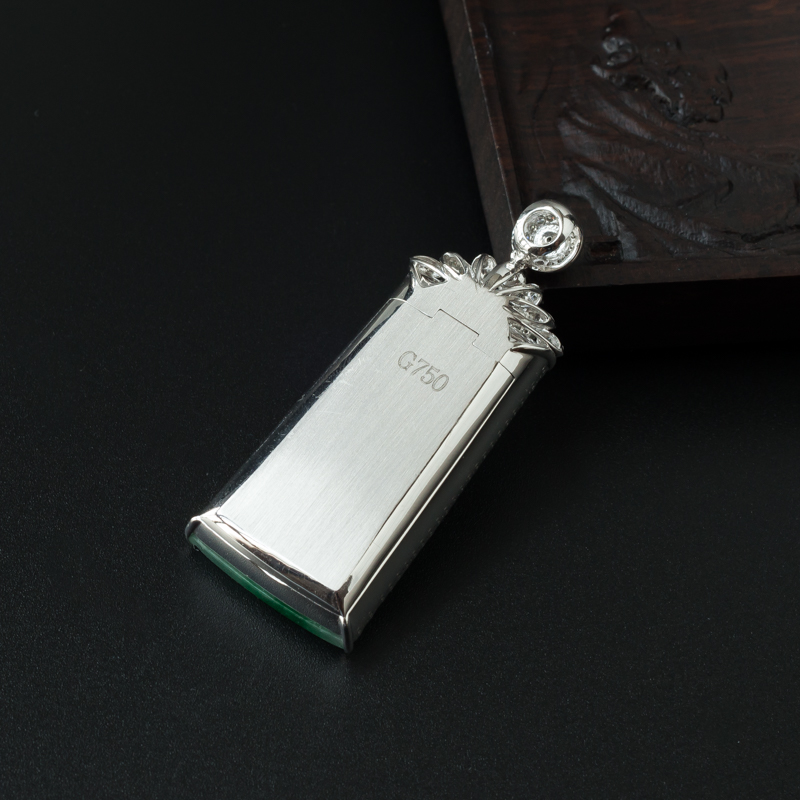 翡翠无事牌-红掌柜