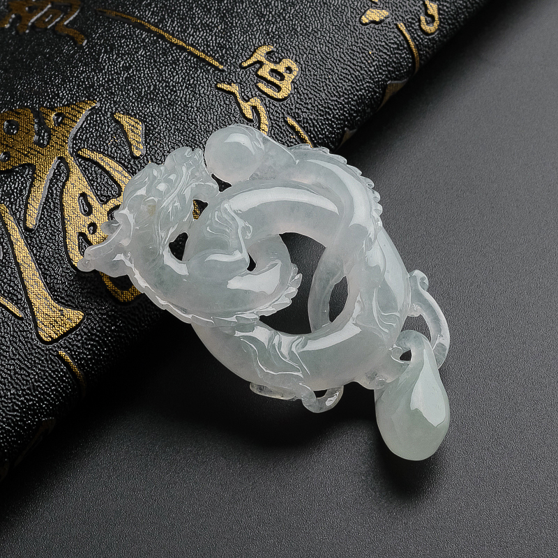 翡翠龙吊坠-红掌柜珠宝