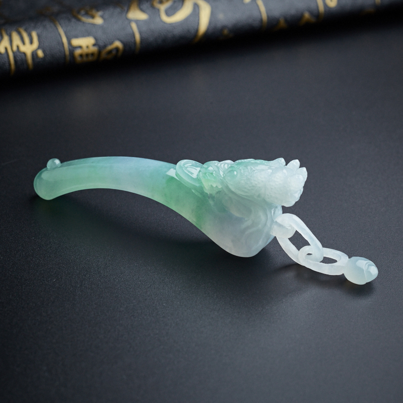缅甸A货翡翠龙钩吊坠 - 红掌柜