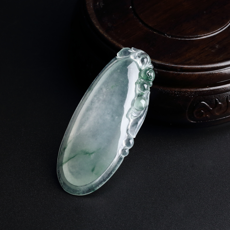 冰糯种飘绿翡翠福瓜吊坠 - 红掌柜