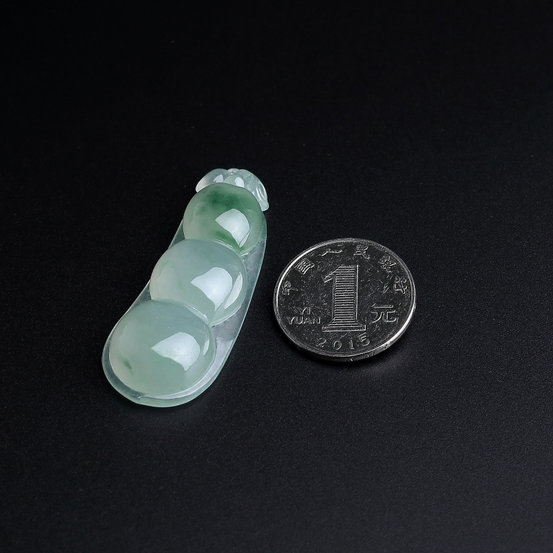 冰糯种浅绿翡翠福豆吊坠-红掌柜