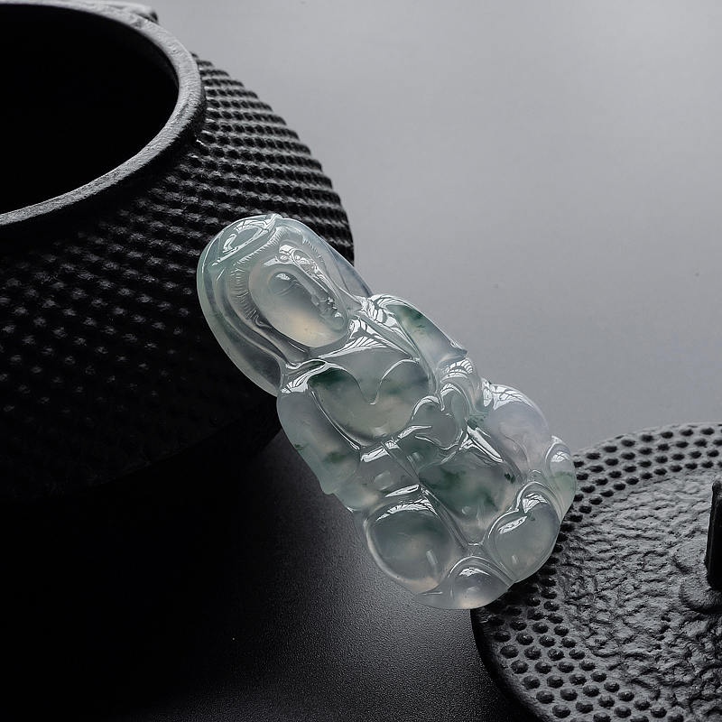 冰糯种翡翠观音吊坠-红掌柜