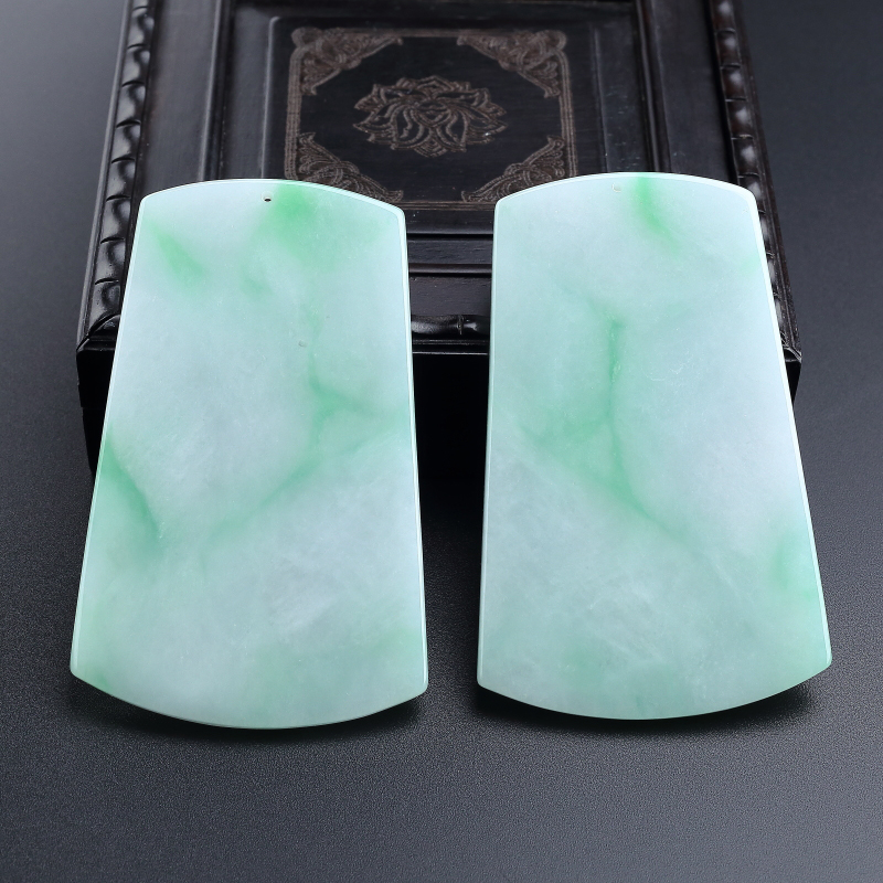 缅甸天然糯种飘翠翡翠吊坠-红掌柜