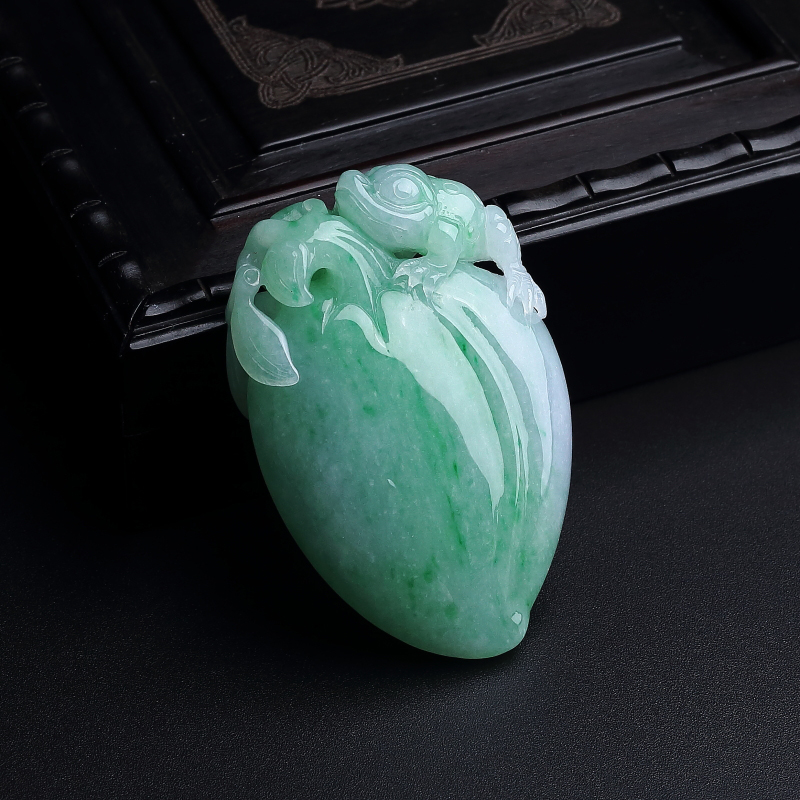 天然糯种飘翠带春色翡翠福瓜吊坠-红掌柜