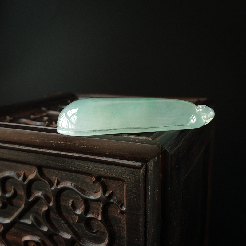 冰糯种飘翠翡翠吊坠-红掌柜