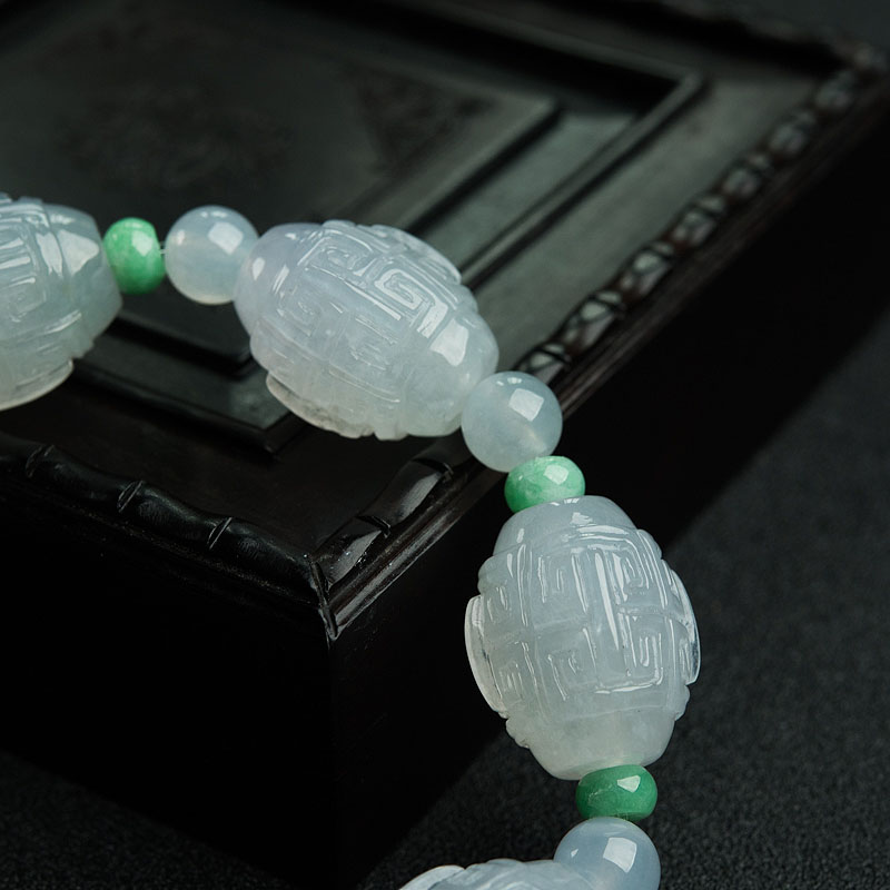 糯种浅绿翡翠手串-红掌柜