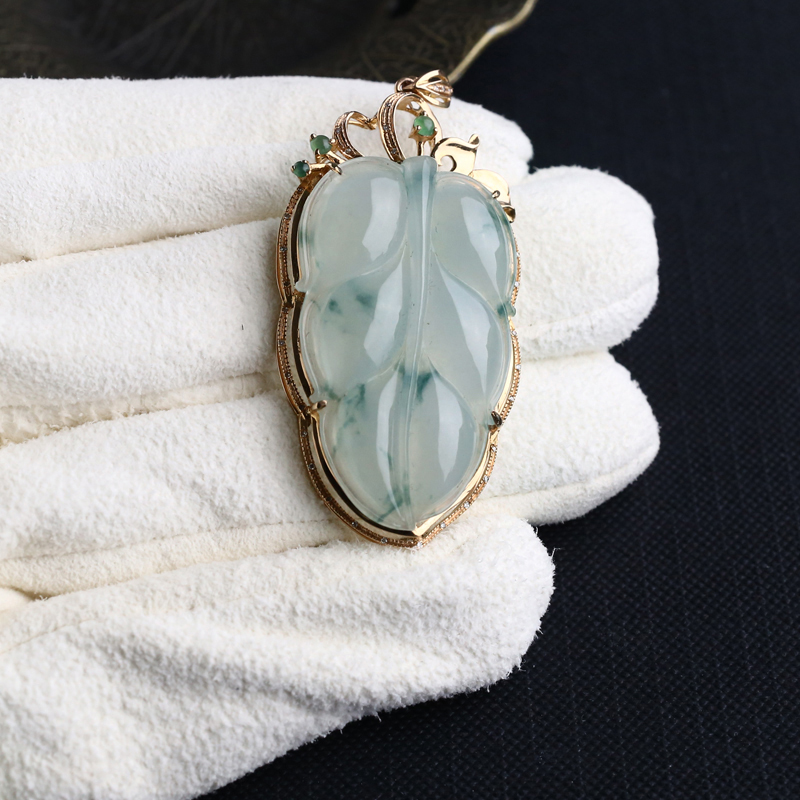 翡翠飘绿花叶子吊坠-红掌柜珠宝