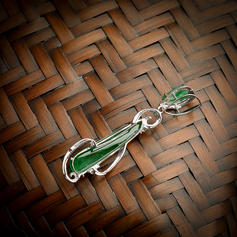 18K金冰种飘绿翡翠吊坠-红掌柜珠宝