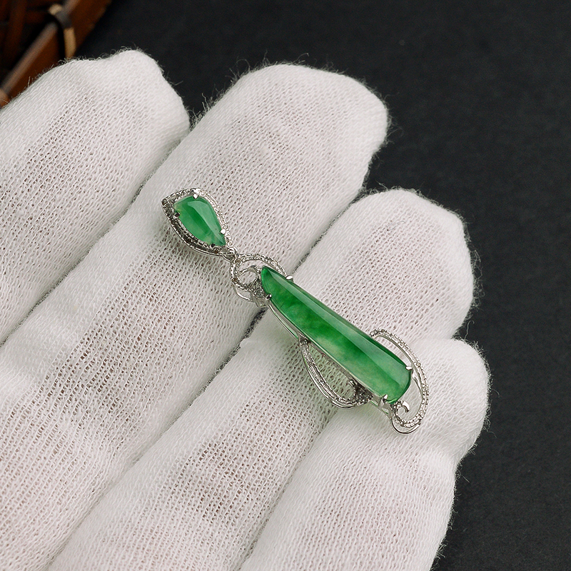 翡翠随形吊坠-红掌柜珠宝