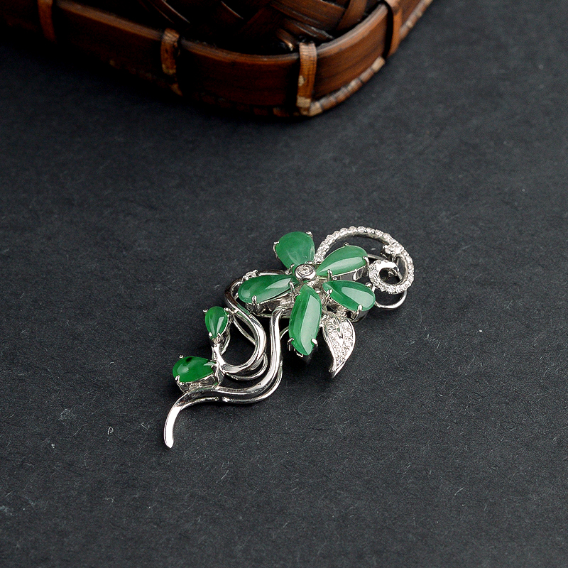 糯冰种浓绿翡翠群镶吊坠-红掌柜珠宝