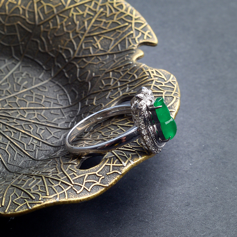 阳绿翡翠葫芦戒指 - 红掌柜珠宝