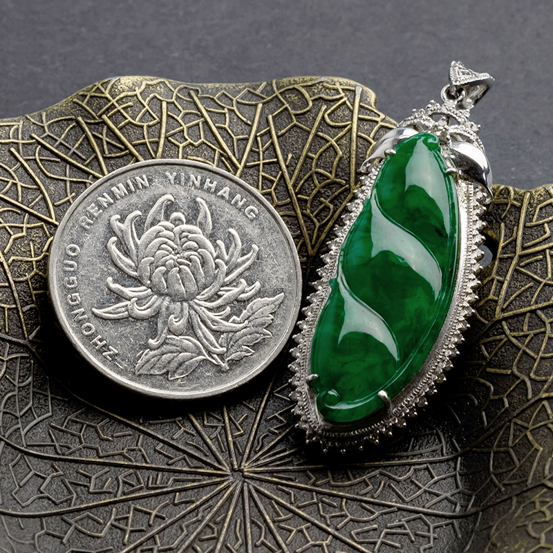 镶嵌翡翠吊坠-红掌柜珠宝