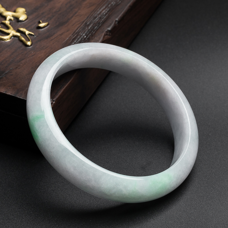 飘绿翡翠手镯-红掌柜珠宝