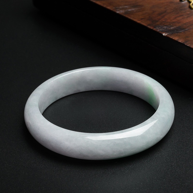 缅甸糯种飘绿翡翠手镯-红掌柜珠宝